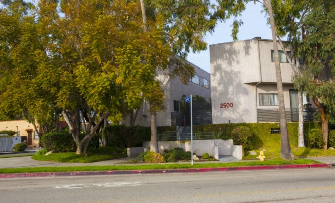 2500 Abbot Kinney #27