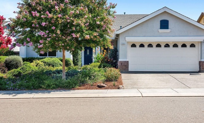 214 Creekside Street Cloverdale