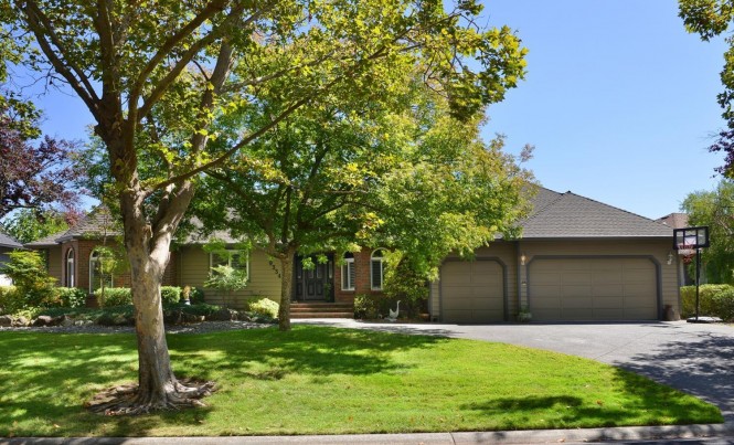 9334 Lakewood Drive Windsor