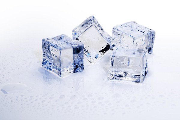ice-cubes-3506782_600
